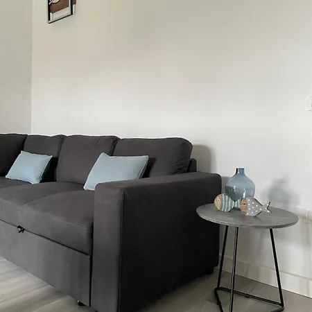 Blu Caletta - Waterfront With Garden Daire La Caletta