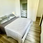Blu Caletta - Waterfront With Garden דירה לה קאלטה