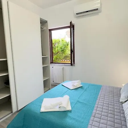 Blu Caletta - Waterfront With Garden *