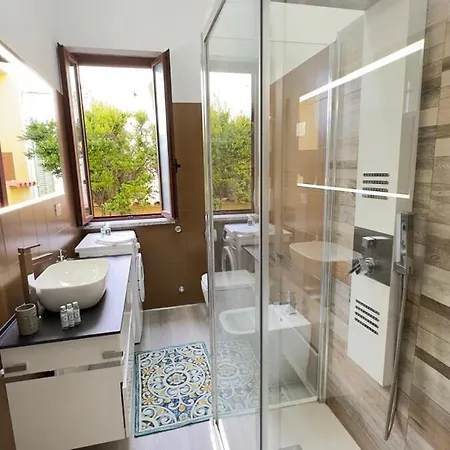 Apartment Blu Caletta - Waterfront With Garden