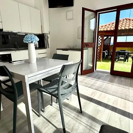 Apartment Blu Caletta - Waterfront With Garden La Caletta