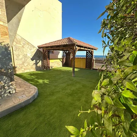 Blu Caletta - Waterfront With Garden דירה לה קאלטה